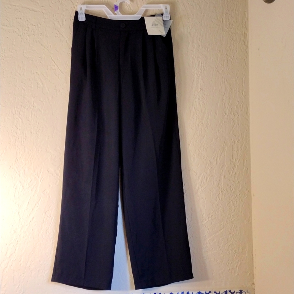 Women's black pant